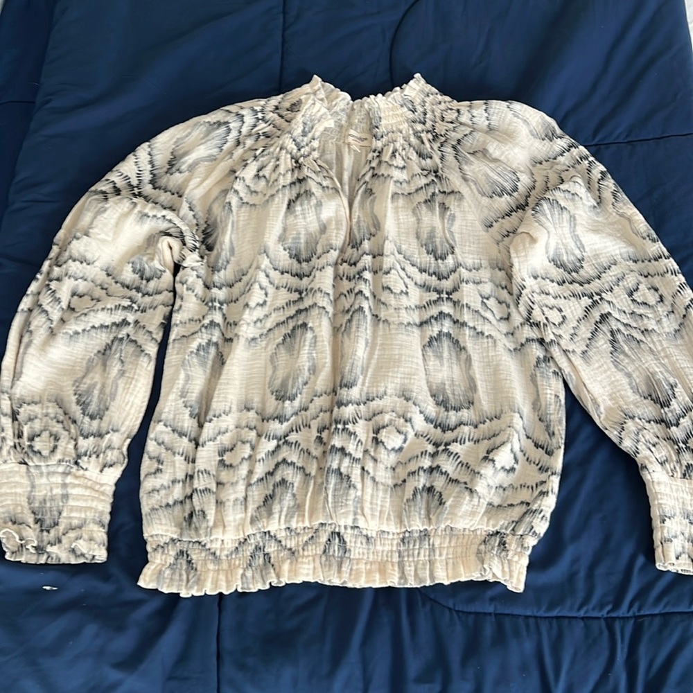 Anthropologie Cream and Gray Patterned Top